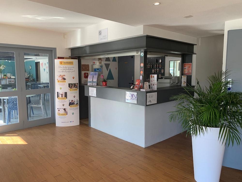 Initial By Balladins Tours Sud Chambray-les-Tours Exterior photo